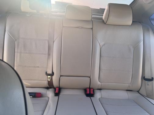 2016 Volkswagen Passat 1.8T SE