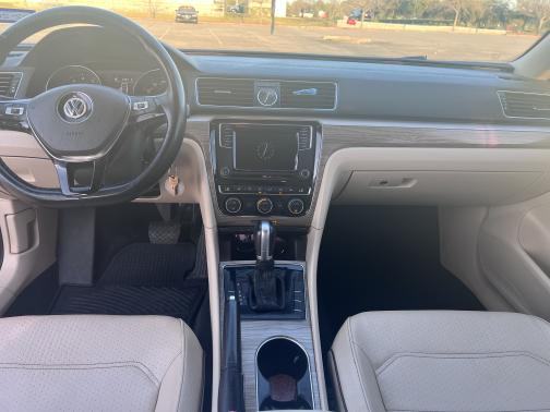 2016 Volkswagen Passat 1.8T SE