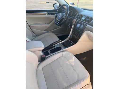 2016 Volkswagen Passat 1.8T SE
