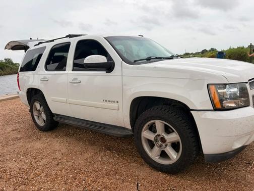 White 2008 Chevrolet Tahoe LT