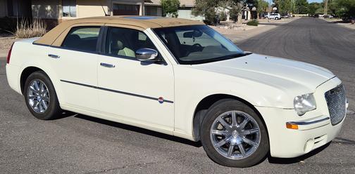 White 2008 Chrysler 300C Hemi