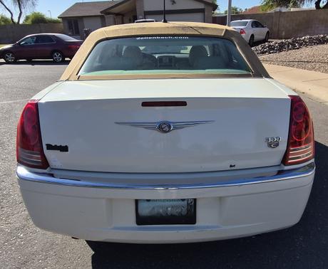 White 2008 Chrysler 300C Hemi