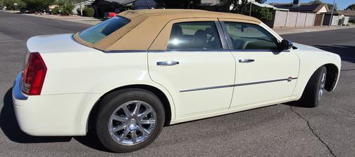 White 2008 Chrysler 300C Hemi