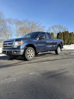 Blue 2014 Ford F-150 XLT