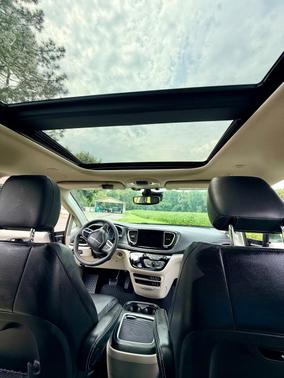 Gray 2022 Chrysler Pacifica Touring L