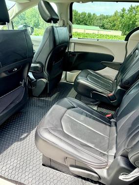 Gray 2022 Chrysler Pacifica Touring L