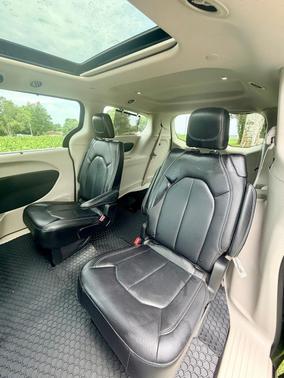 Gray 2022 Chrysler Pacifica Touring L