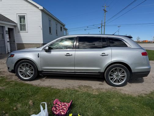 Silver 2018 Lincoln MKT Reserve