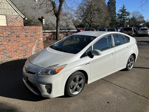 2013 Toyota Prius Three SE