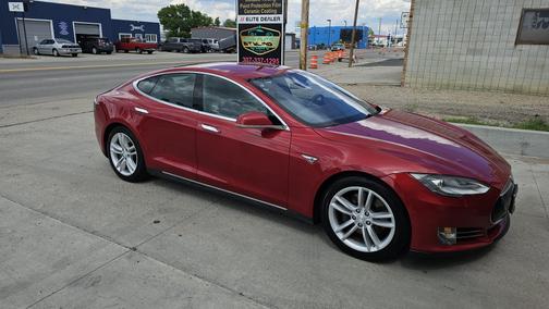 2016 Tesla Model S 90D