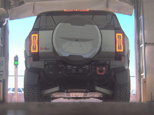 Green 2024 GMC HUMMER EV SUV 3X