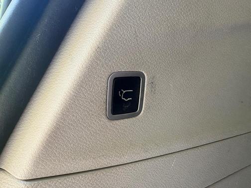 White 2017 Chrysler Pacifica Touring-L