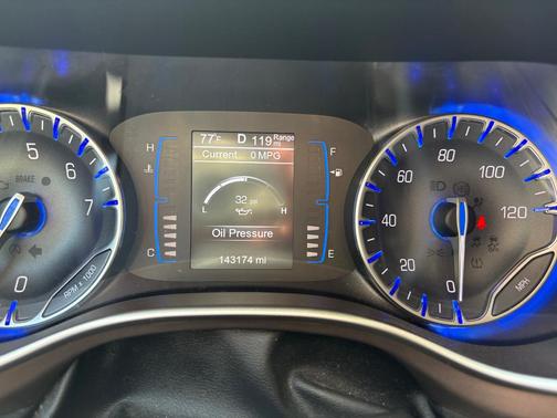White 2017 Chrysler Pacifica Touring-L