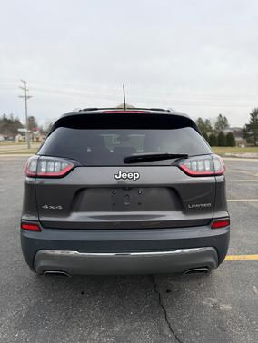 Gray 2019 Jeep Cherokee Limited