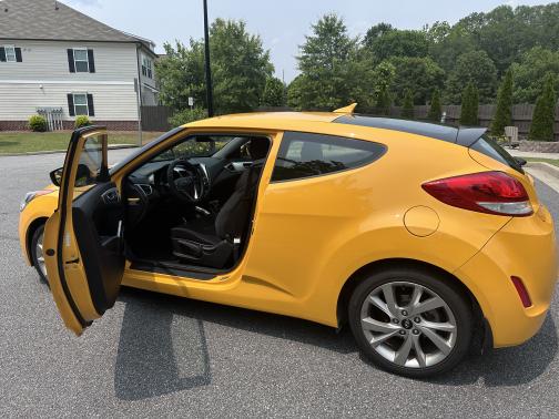 2016 Hyundai Veloster Base
