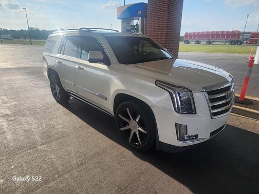 White 2015 Cadillac Escalade Premium
