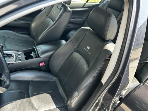 2012 INFINITI G25x Base
