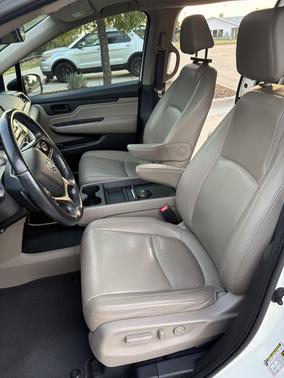 White 2019 Honda Odyssey EX-L