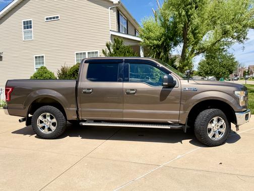 Brown 2016 Ford F-150 XLT