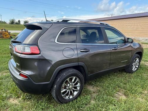 Gray 2019 Jeep Cherokee Latitude Plus