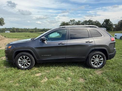 Gray 2019 Jeep Cherokee Latitude Plus