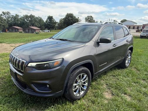 Gray 2019 Jeep Cherokee Latitude Plus