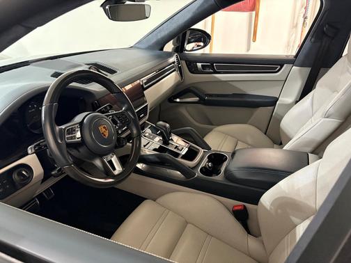 Blue 2022 Porsche Cayenne Cayenne Turbo