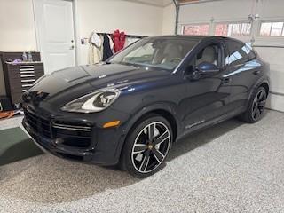 Blue 2022 Porsche Cayenne Cayenne Turbo