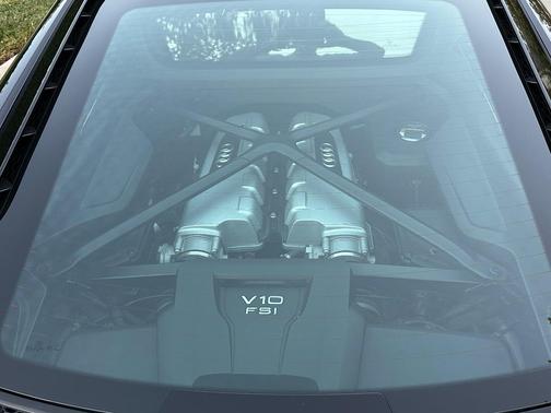 Black 2022 Audi R8 5.2 V10 performance