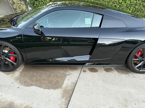 Black 2022 Audi R8 5.2 V10 performance