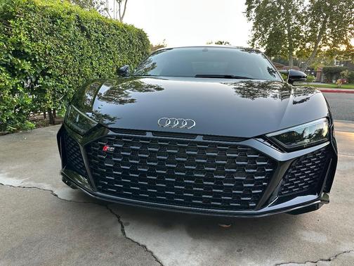 Black 2022 Audi R8 5.2 V10 performance