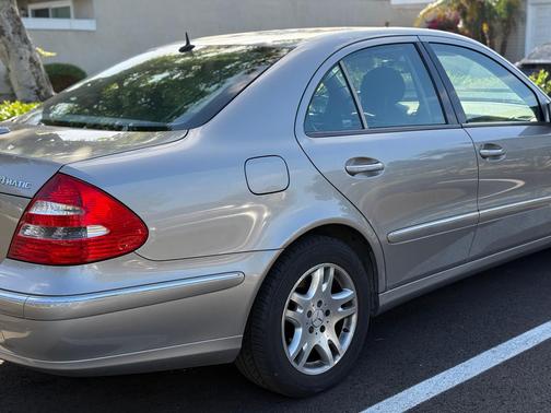 Gray 2005 Mercedes-Benz E-Class E320 4MATIC