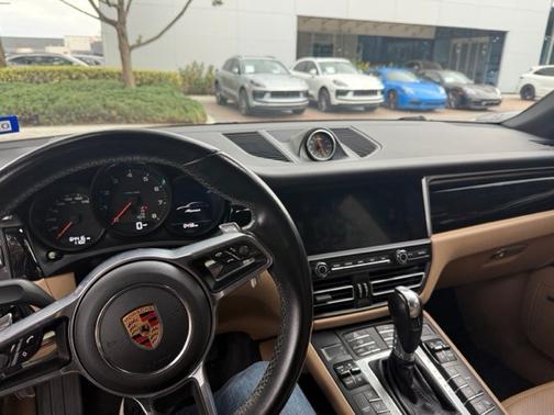 Black 2019 Porsche Macan Macan