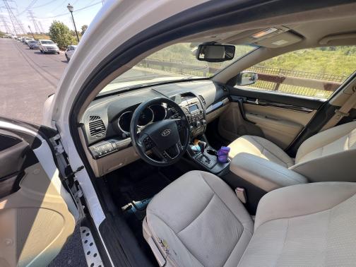 2012 Kia Sorento LX