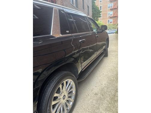2022 Cadillac Escalade ESV Premium Luxury