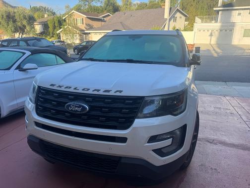White 2017 Ford Explorer Sport