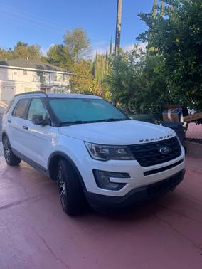 White 2017 Ford Explorer Sport