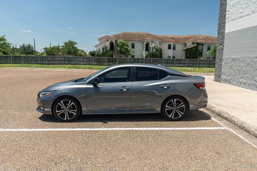 Gray 2022 Nissan Sentra SR