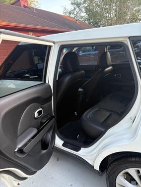 White 2016 Kia Soul !