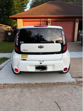White 2016 Kia Soul !