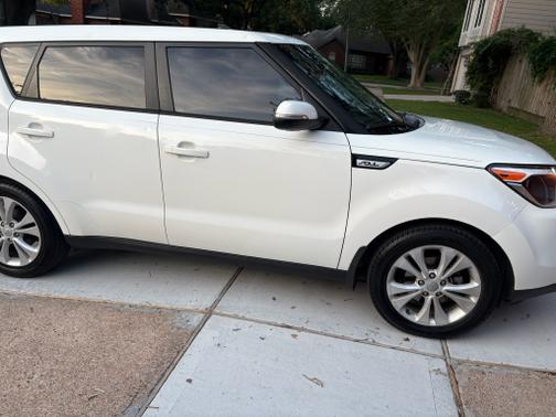 White 2016 Kia Soul !