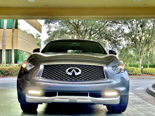 2017 INFINITI QX70 Base