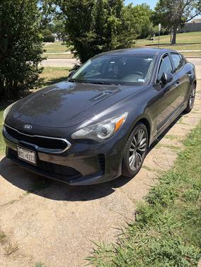 Black 2019 Kia Stinger Base
