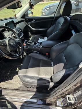 Black 2019 Kia Stinger Base