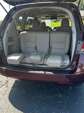 Red 2014 Honda Odyssey EX-L