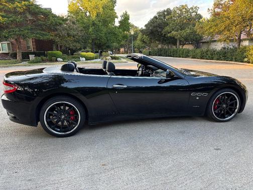 Black 2011 Maserati GranTurismo Base