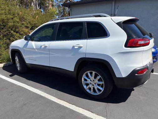 White 2016 Jeep Cherokee Limited
