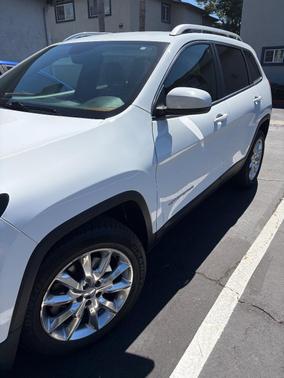 White 2016 Jeep Cherokee Limited
