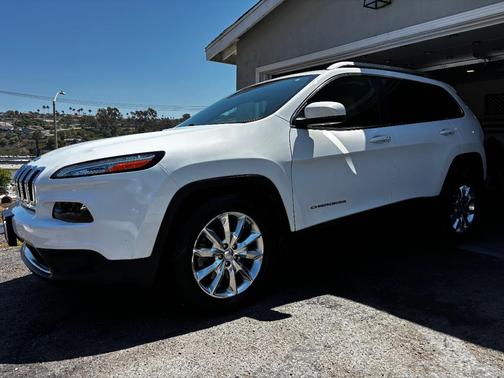 White 2016 Jeep Cherokee Limited