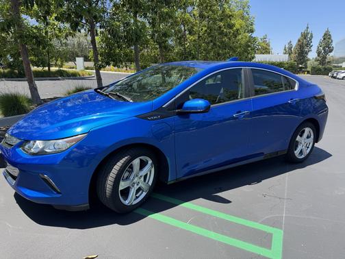 Blue 2018 Chevrolet Volt LT